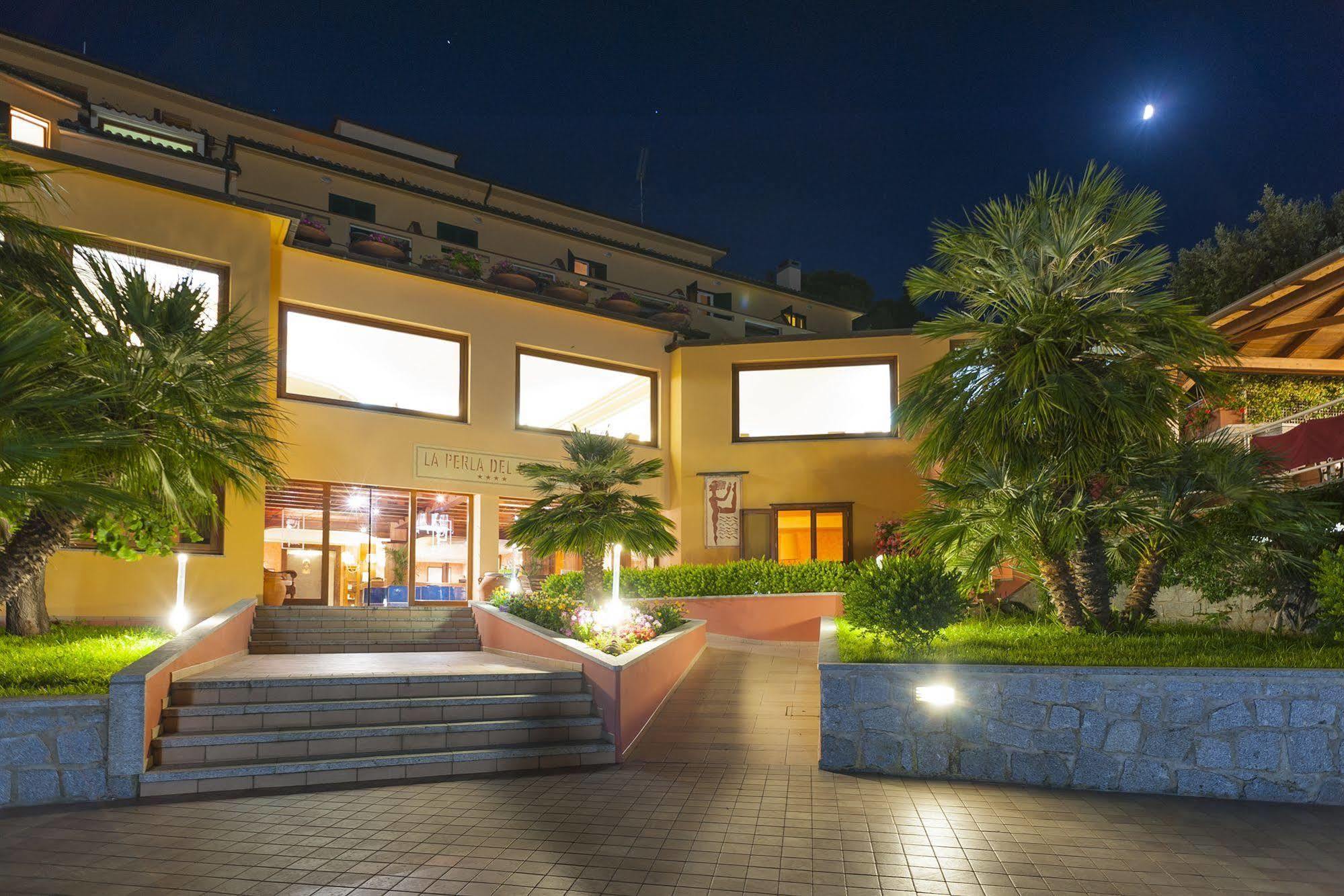 פרוצ'ו Hotel La Perla Del Golfo מראה חיצוני תמונה